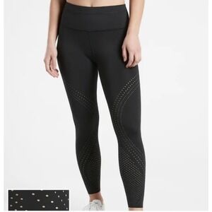 Athleta Accelerate Laser Cut 7/8 tights in classic black M